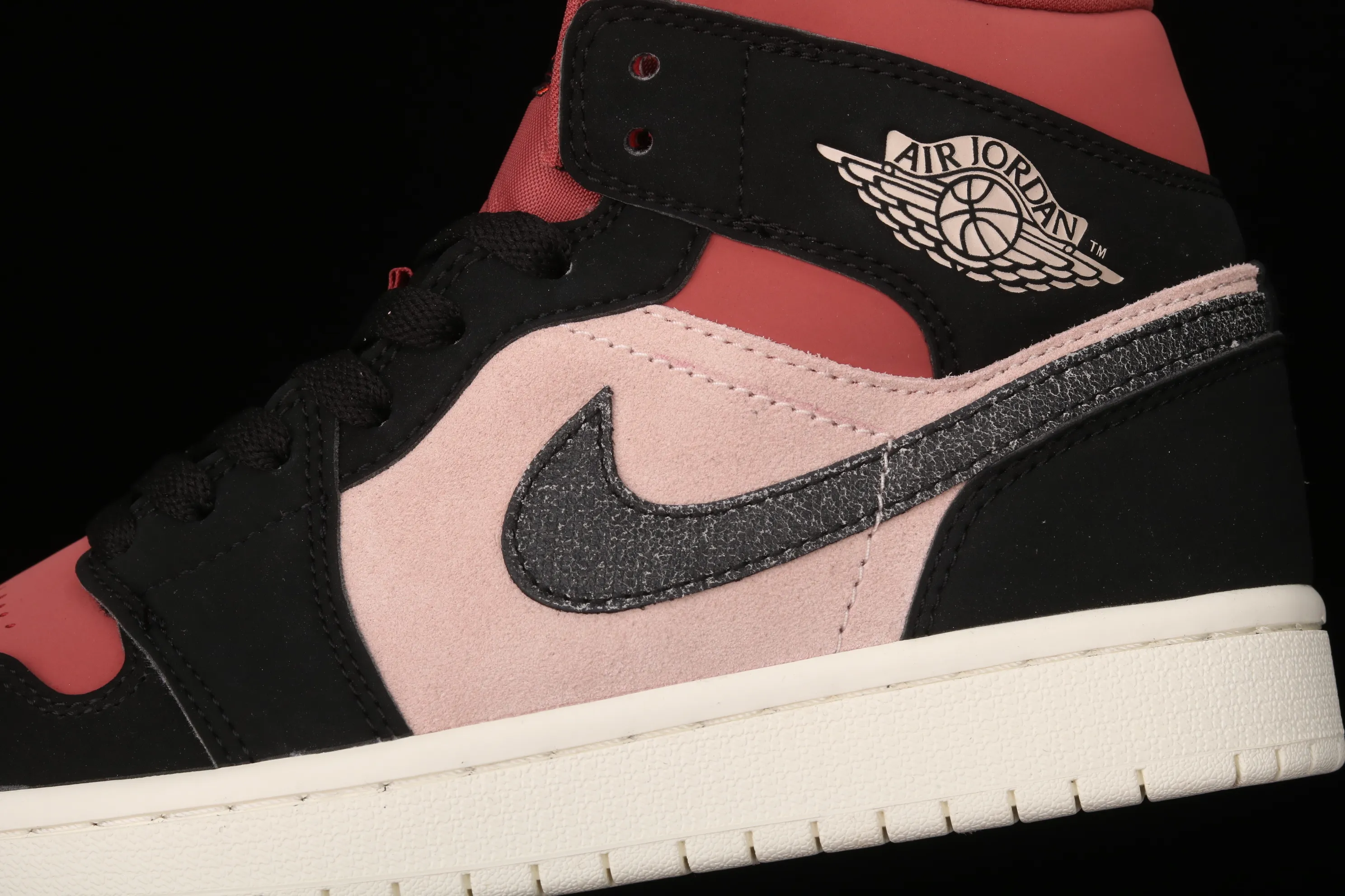 All categories Air Jordan Jordan series basketball shoes Air Jordan 1 Mid G version pure original Air Jordan 1 Mid AJ1 Joe 1 red bean milk tea mid-top basketball shoes BQ6472-202